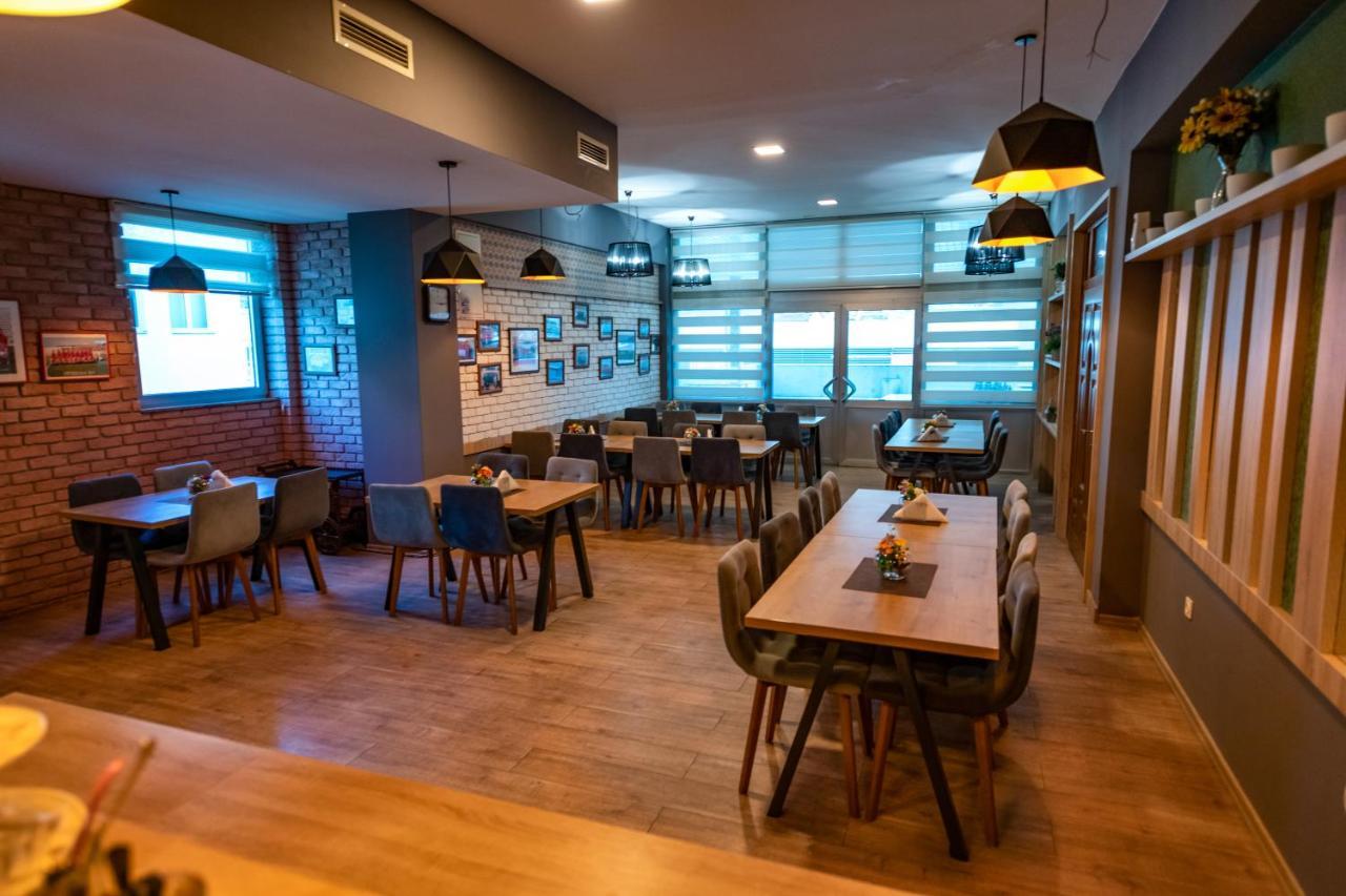 Hotel Oasis Gnojnice Экстерьер фото