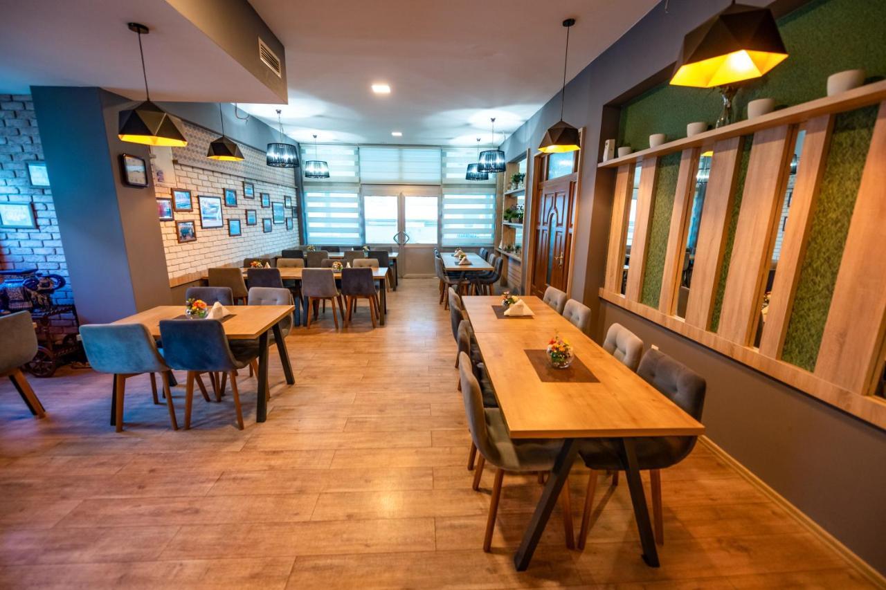 Hotel Oasis Gnojnice Экстерьер фото